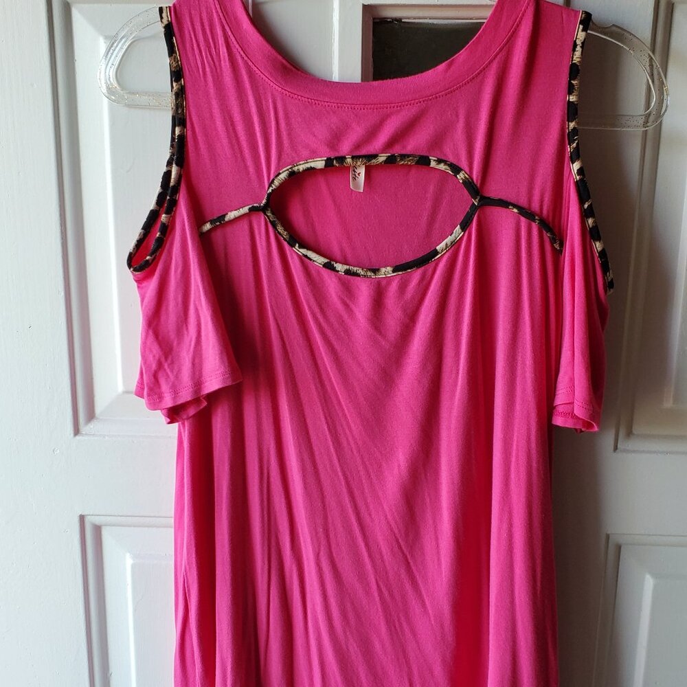Women's hot pink and leopard cold shoulder short sleeve cutout top - Size Large